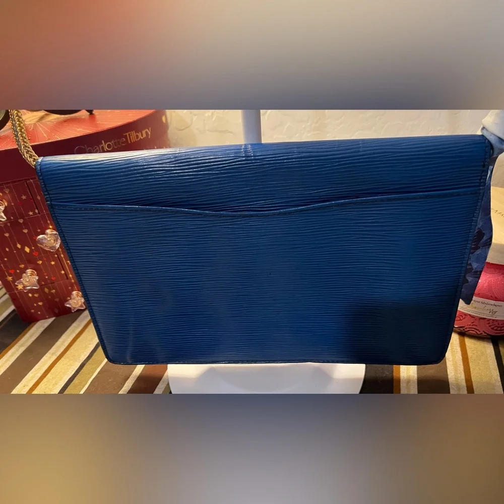 Louis Vuitton Montaigne EPI Clutch w/Coa